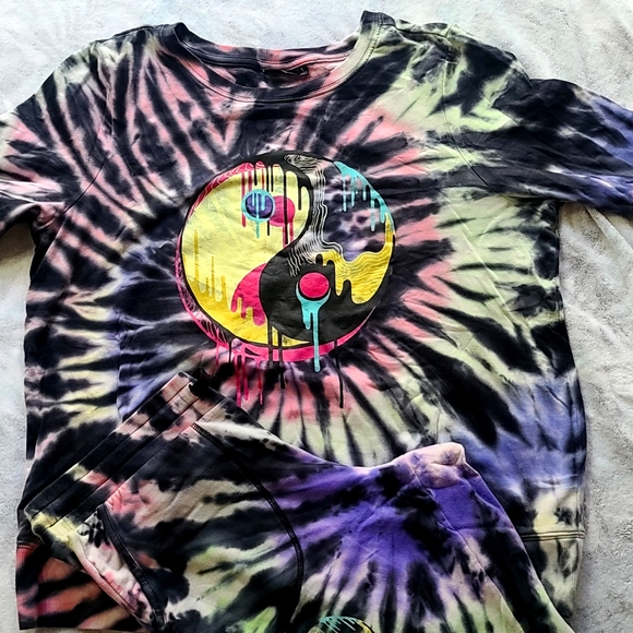 Torrid Lovesick Tye Dye Outfit - Picture 1 of 3